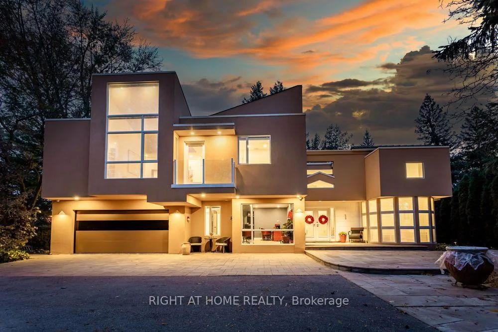 Photo 76 of 1 Friars Lane, Etobicoke, Princess-Rosethorn — HOMEH