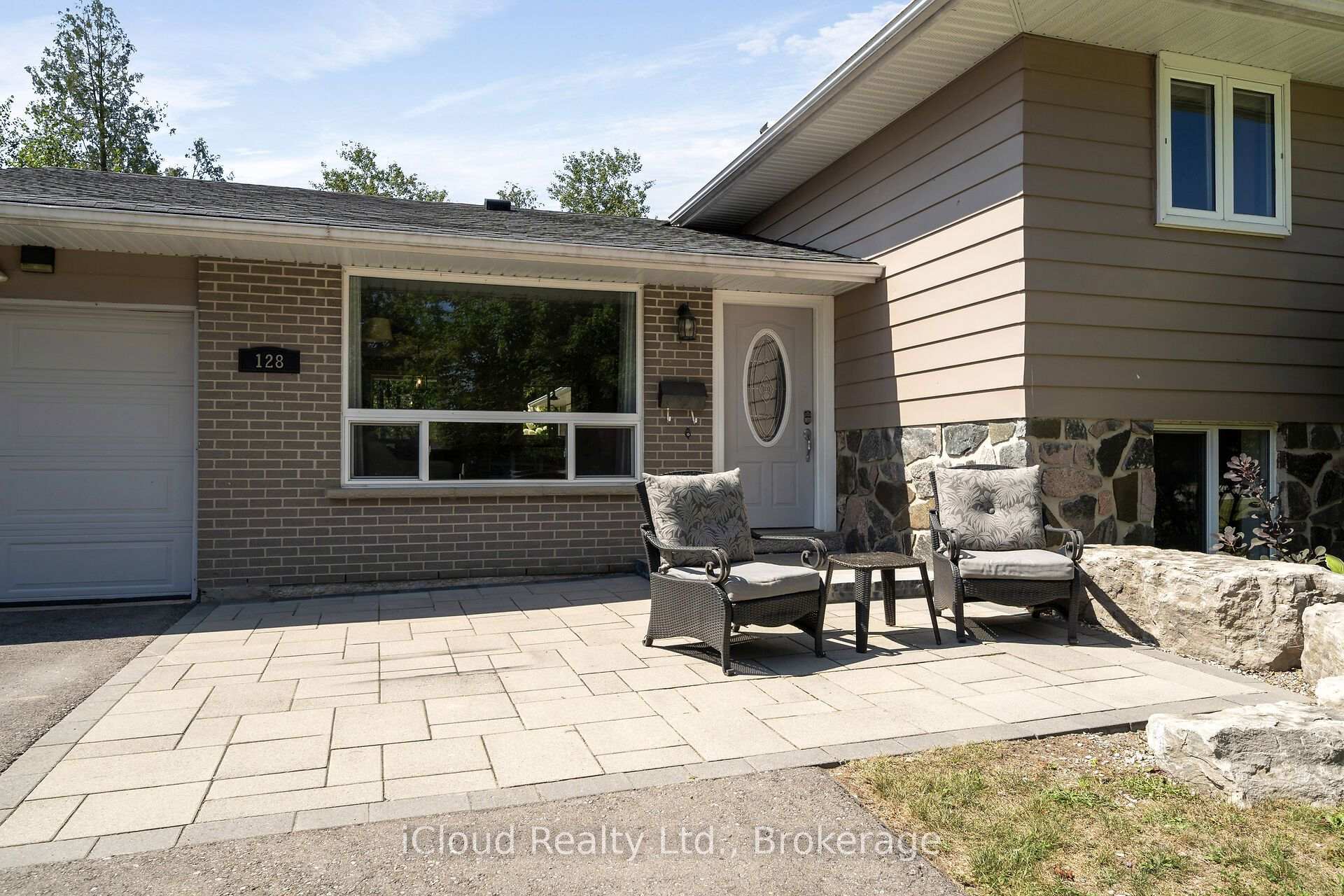 Photo 2 of 128 Elmore Drive, Halton Hills, Acton — HOMEH