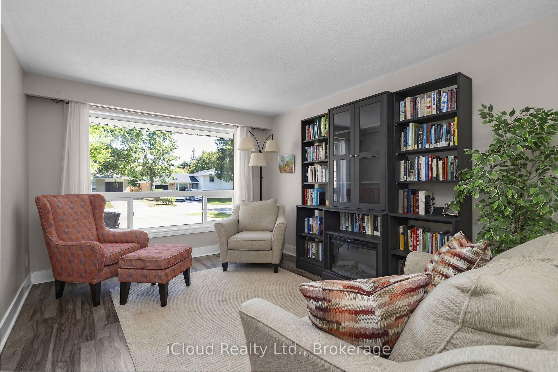 Photo 5 of 128 Elmore Drive, Halton Hills, Acton — HOMEH