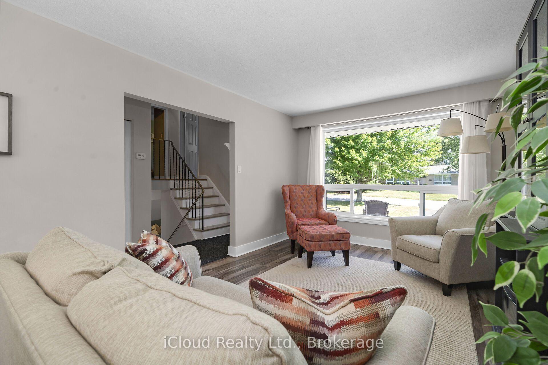 Photo 6 of 128 Elmore Drive, Halton Hills, Acton — HOMEH