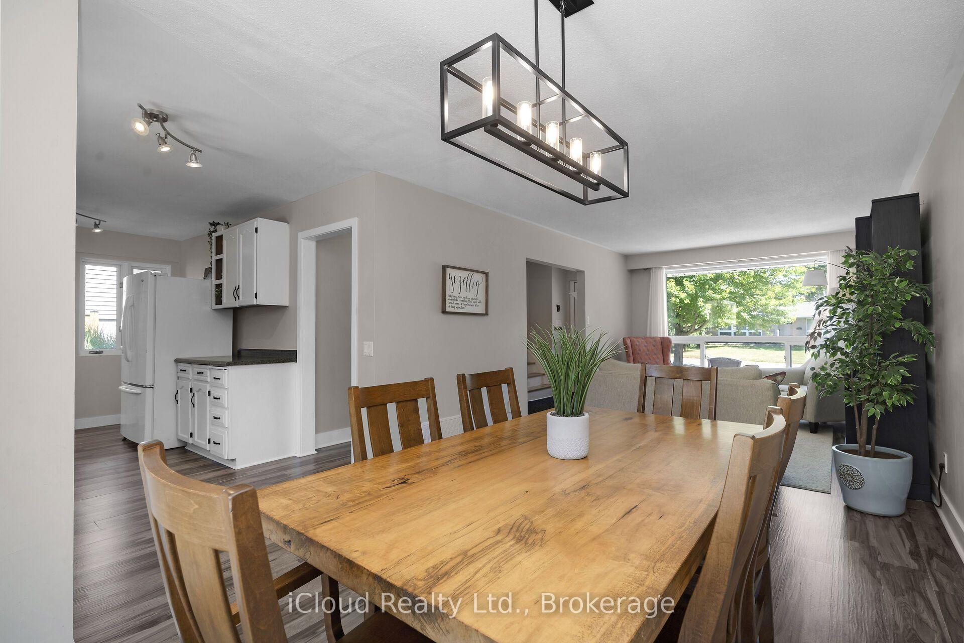 Photo 9 of 128 Elmore Drive, Halton Hills, Acton — HOMEH
