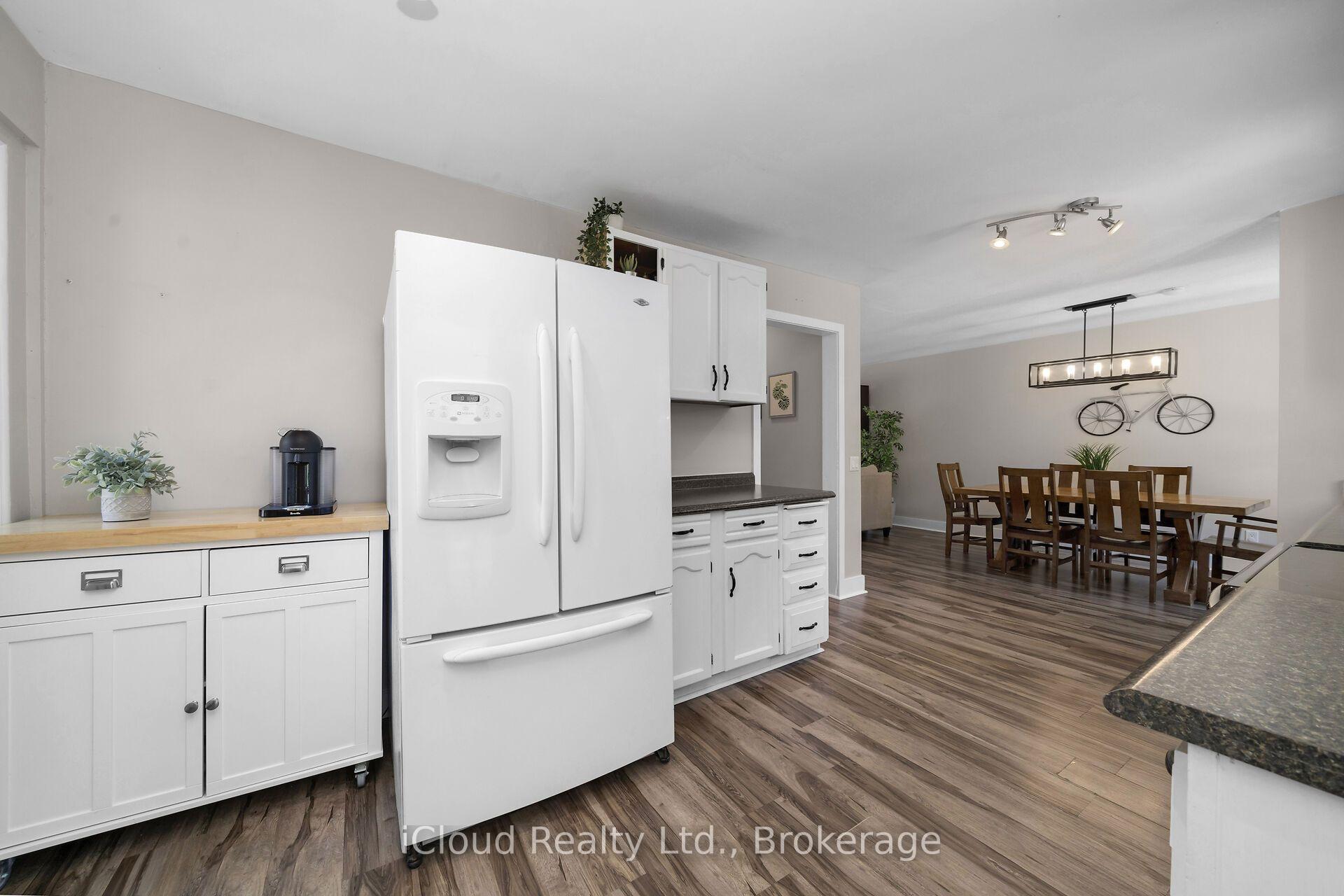 Photo 12 of 128 Elmore Drive, Halton Hills, Acton — HOMEH