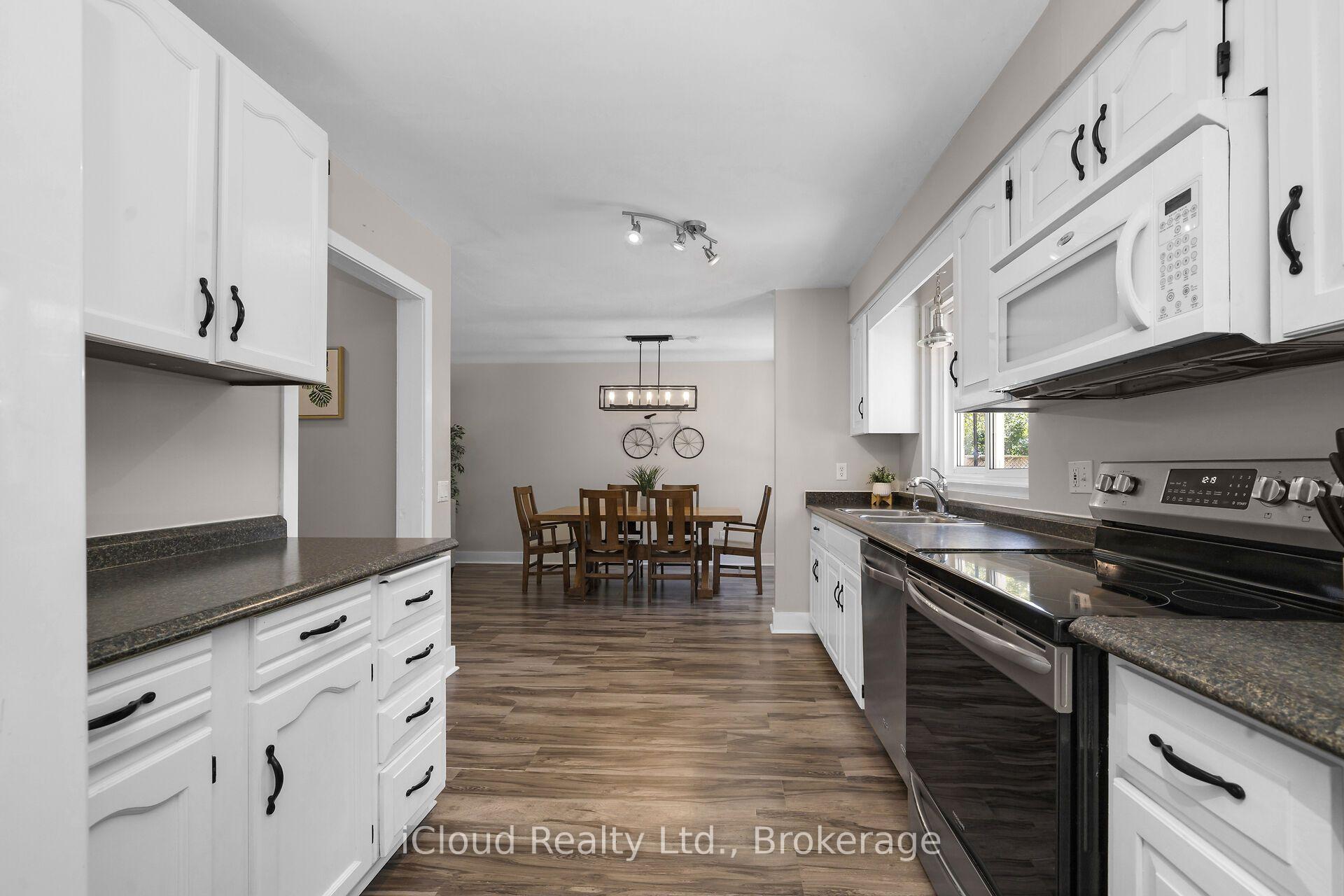 Photo 13 of 128 Elmore Drive, Halton Hills, Acton — HOMEH