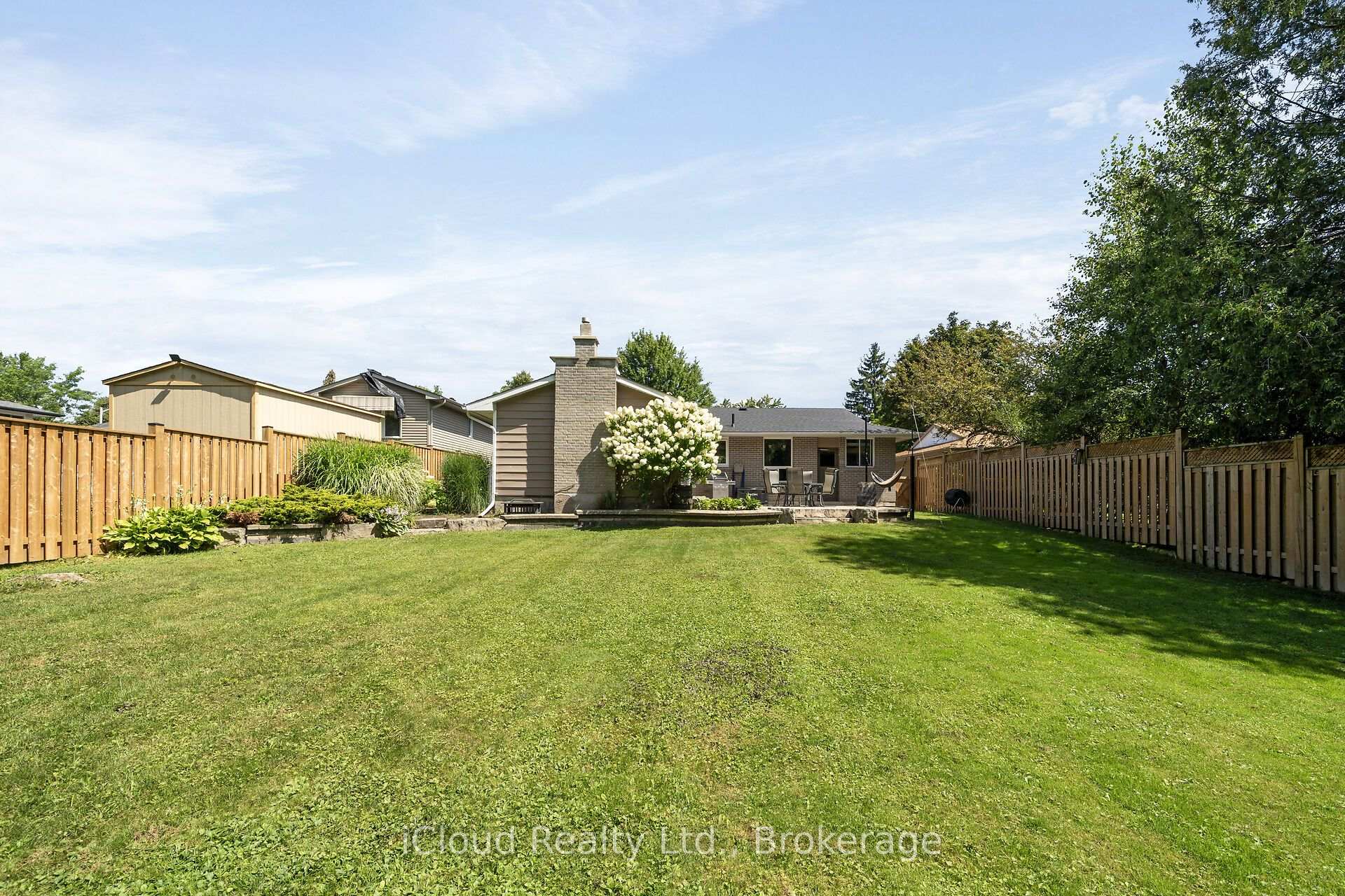 Photo 37 of 128 Elmore Drive, Halton Hills, Acton — HOMEH