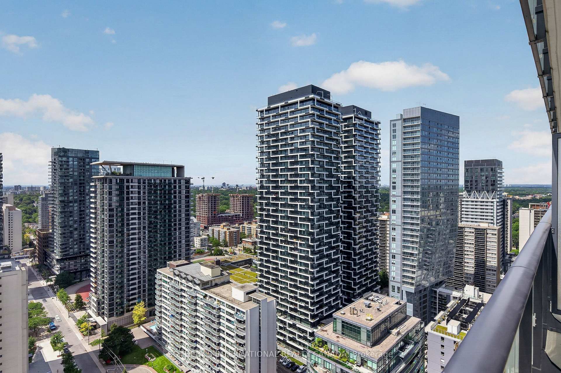Photo 2 of Unit 3001, 161 Roehampton Avenue, Toronto, Mount Pleasant West — HOMEH