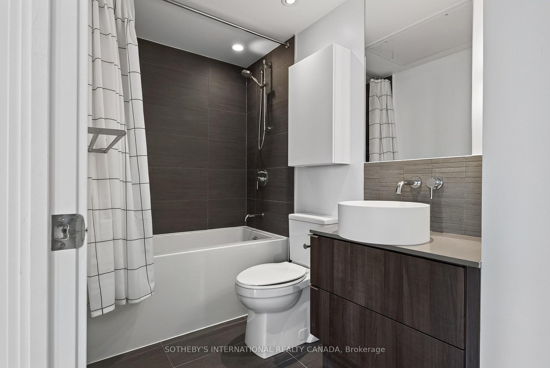 Photo 6 of Unit 3001, 161 Roehampton Avenue, Toronto, Mount Pleasant West — HOMEH