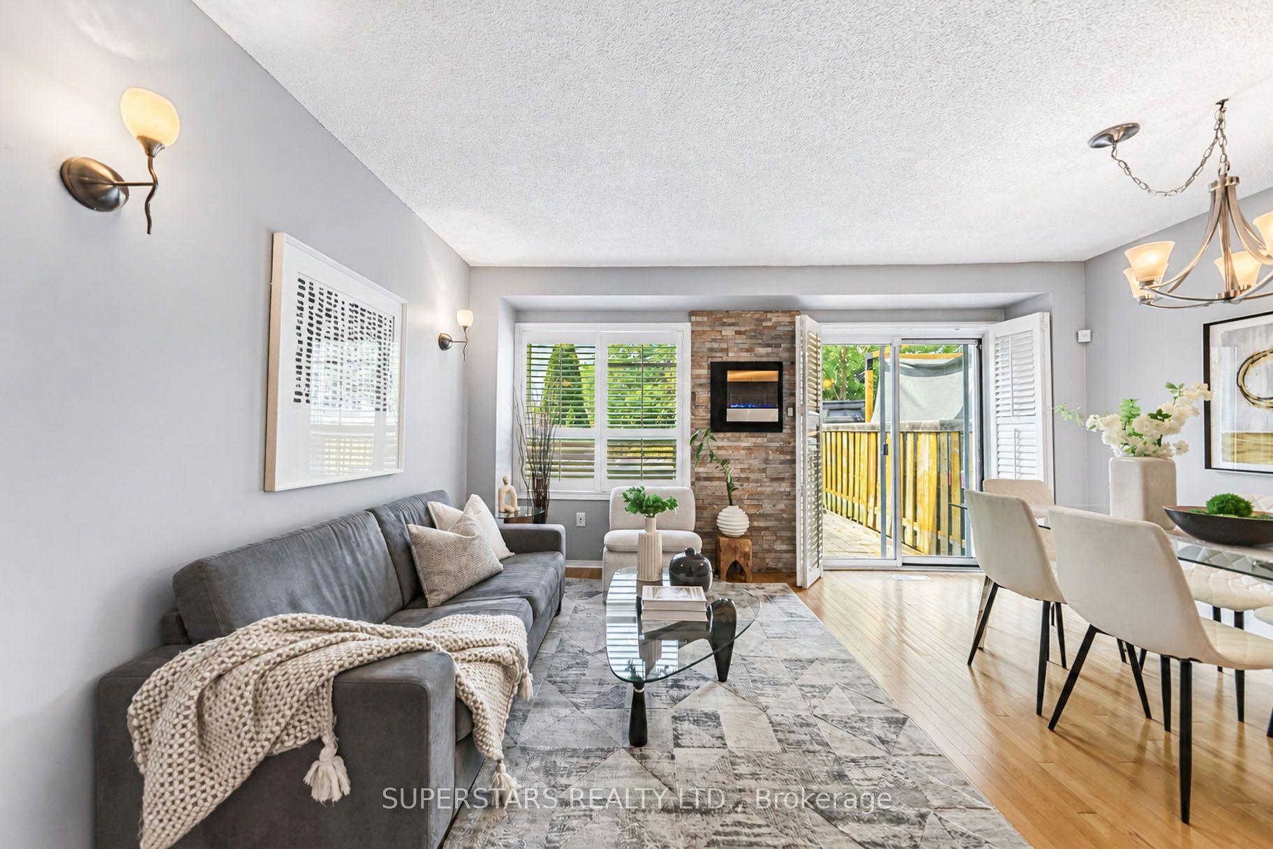 Photo 2 of 62 Tania Crescent, Vaughan, Maple — HOMEH