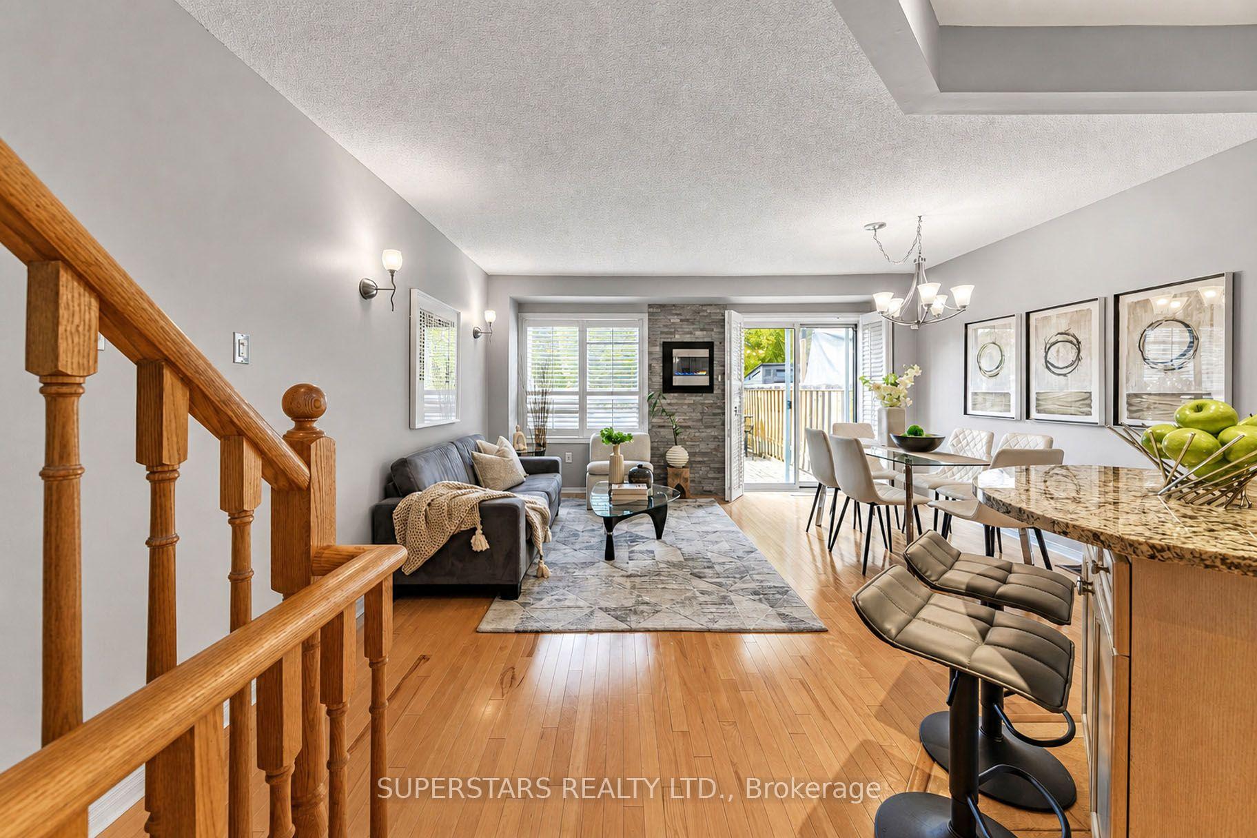 Photo 3 of 62 Tania Crescent, Vaughan, Maple — HOMEH