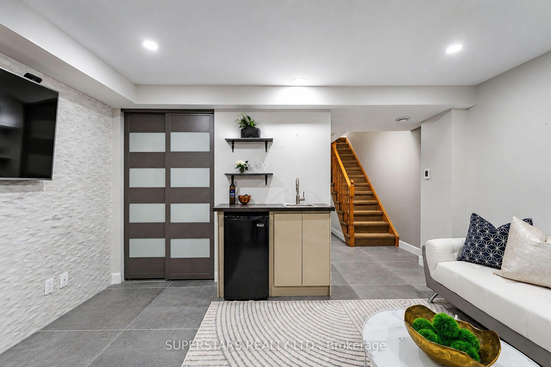 Photo 16 of 62 Tania Crescent, Vaughan, Maple — HOMEH
