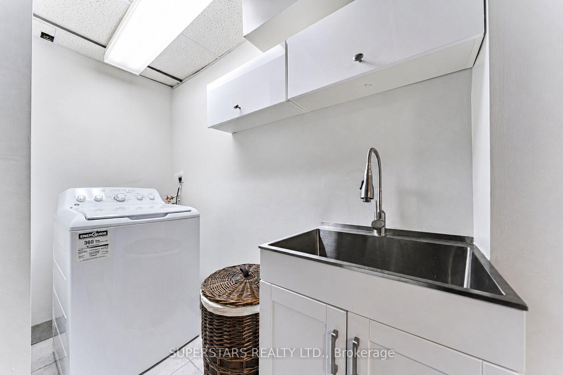 Photo 17 of 62 Tania Crescent, Vaughan, Maple — HOMEH