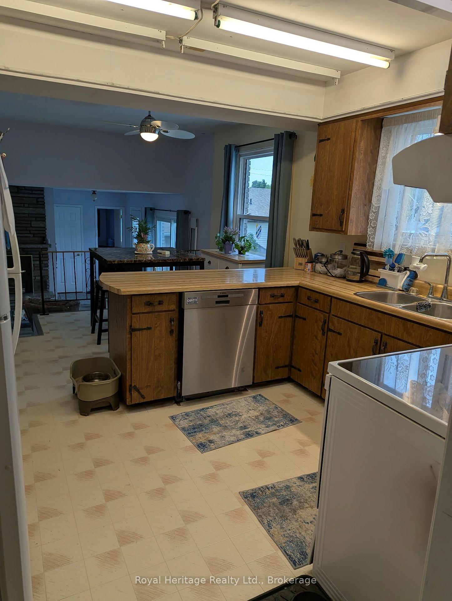 Photo 8 of 36 Riverview Road, Kawartha Lakes, Lindsay — HOMEH