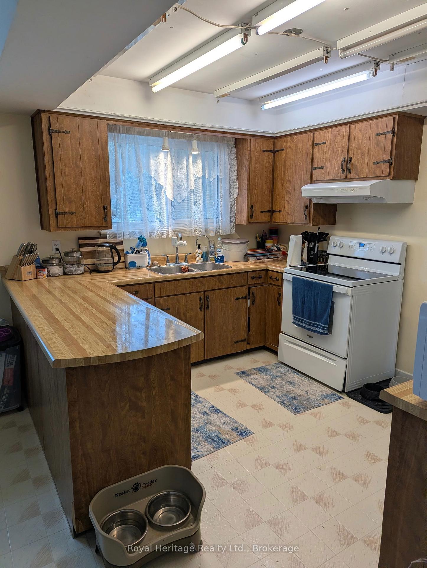 Photo 14 of 36 Riverview Road, Kawartha Lakes, Lindsay — HOMEH
