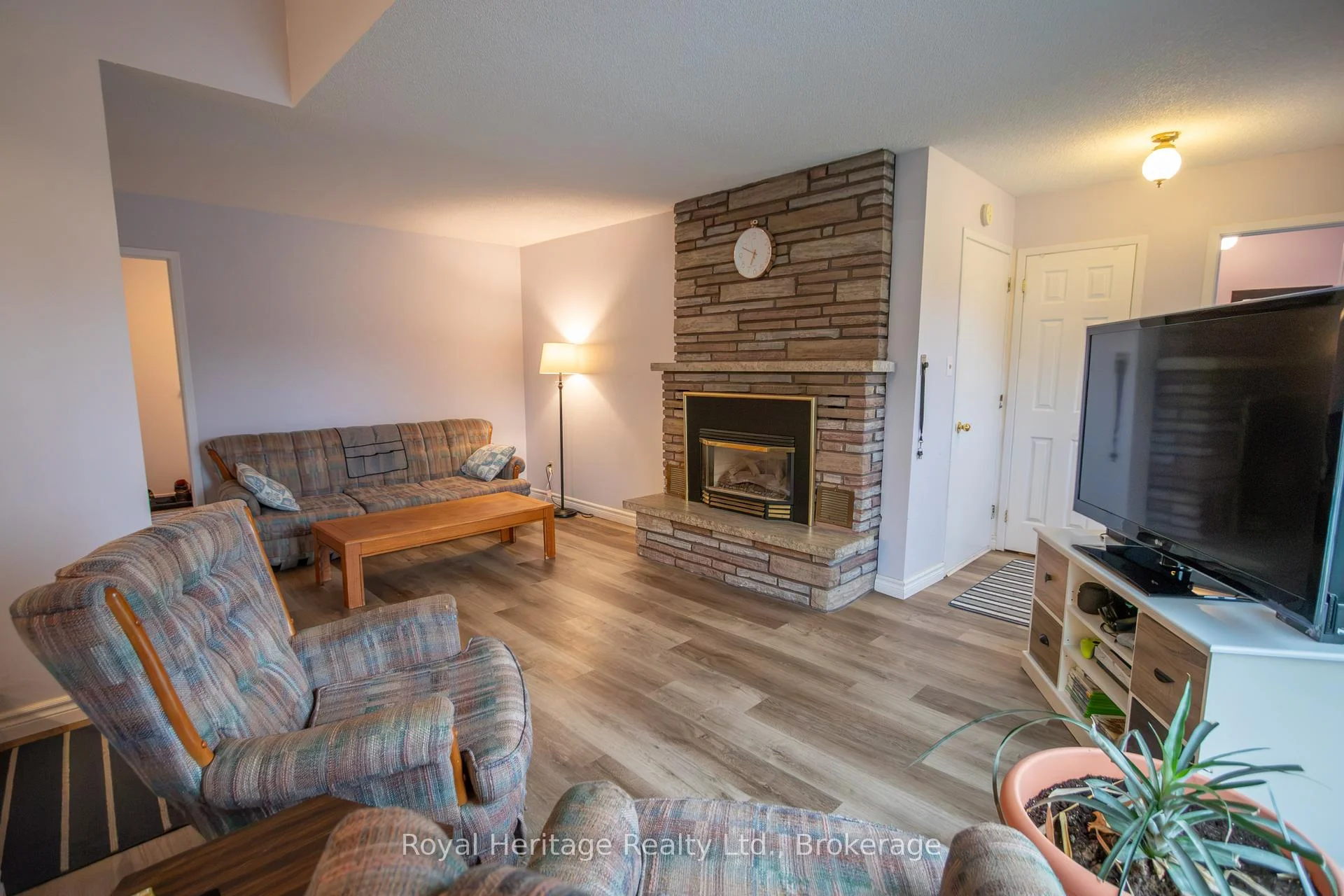 Photo 33 of 36 Riverview Road, Kawartha Lakes, Lindsay — HOMEH