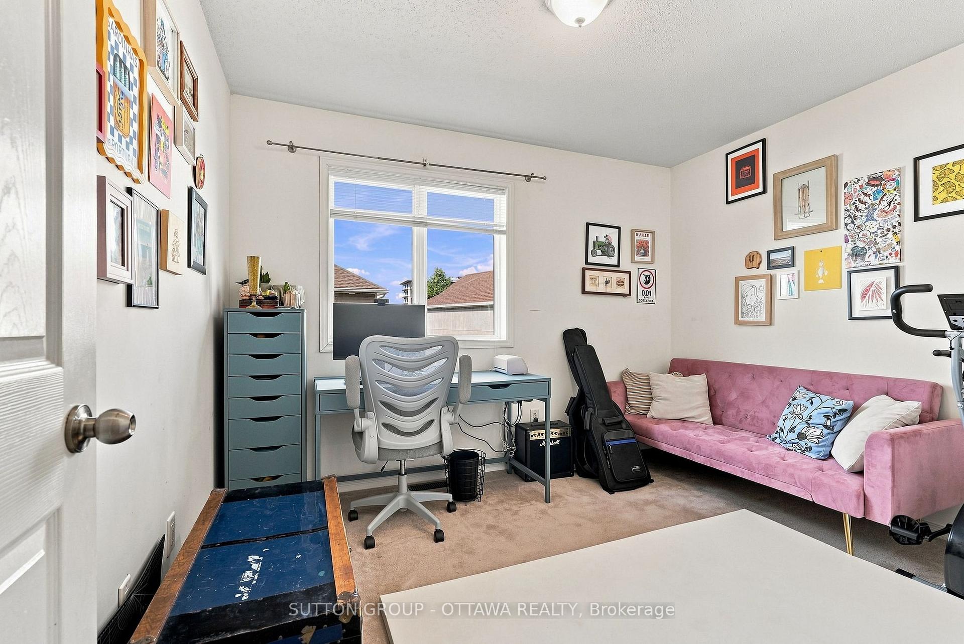 Photo 19 of 22 Manhattan Crescent, Ottawa, Central Park — HOMEH