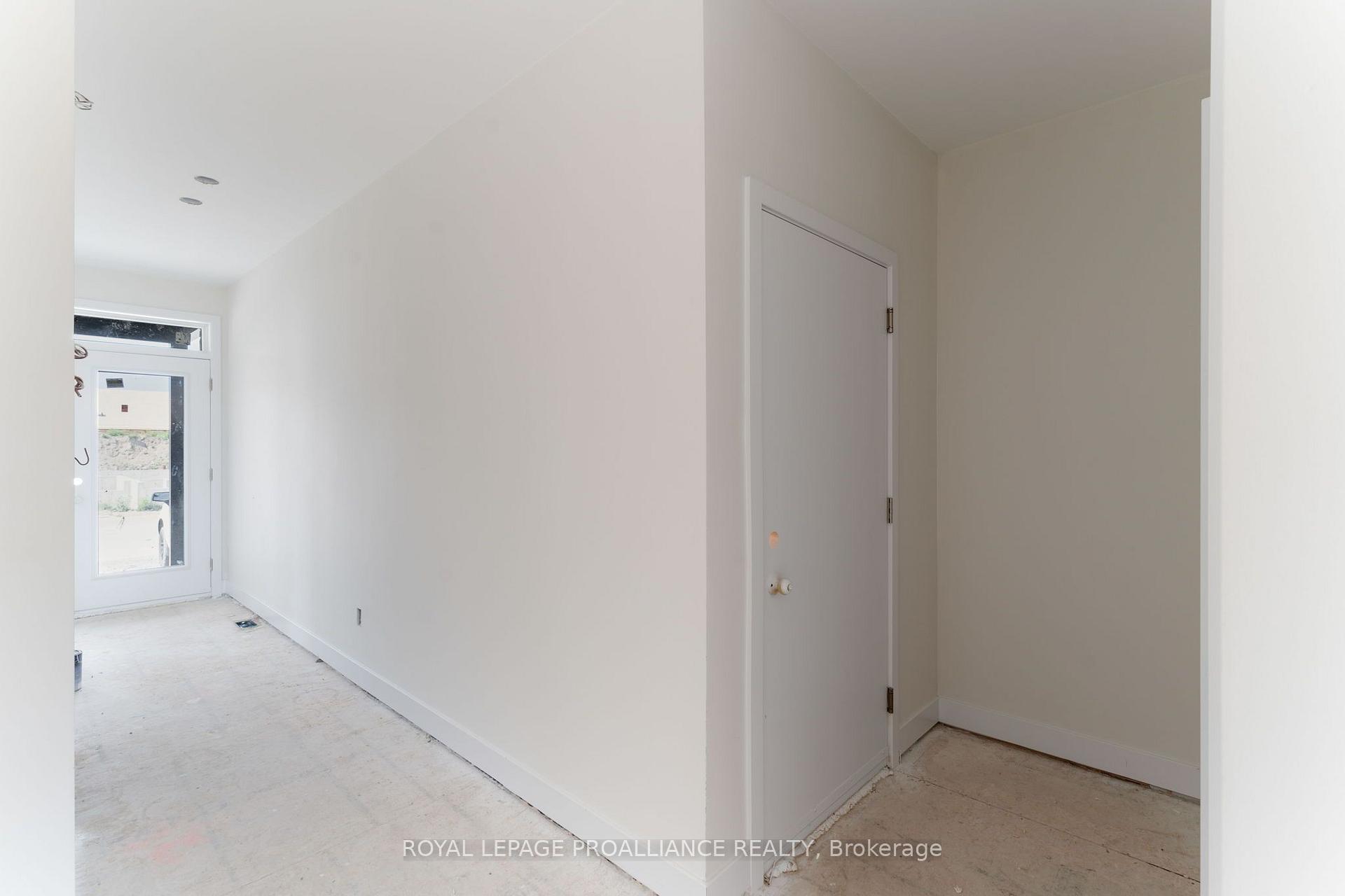 Photo 11 of 1032 Turner Drive, Brockville, Brockville — HOMEH
