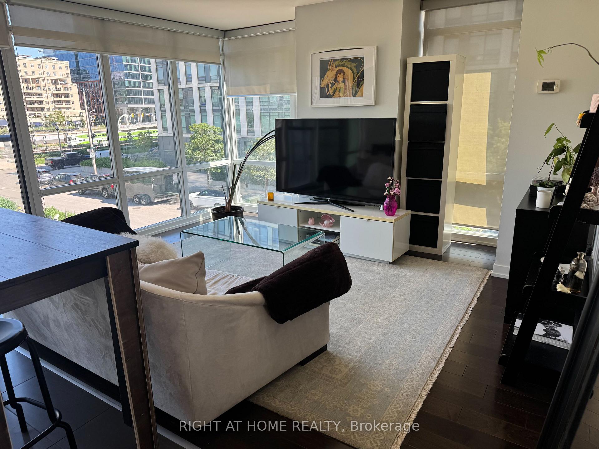 Photo 2 of Unit 204, 170 Fort York Boulevard, Toronto, Waterfront Communities — HOMEH