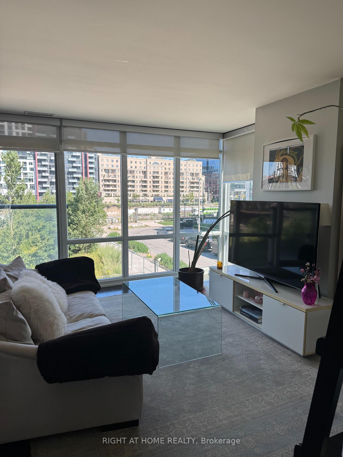 Photo 3 of Unit 204, 170 Fort York Boulevard, Toronto, Waterfront Communities — HOMEH