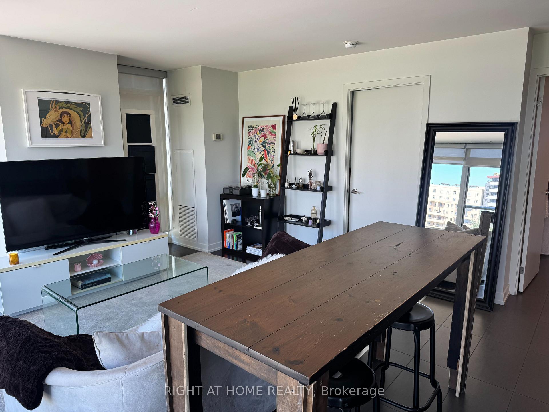 Photo 4 of Unit 204, 170 Fort York Boulevard, Toronto, Waterfront Communities — HOMEH