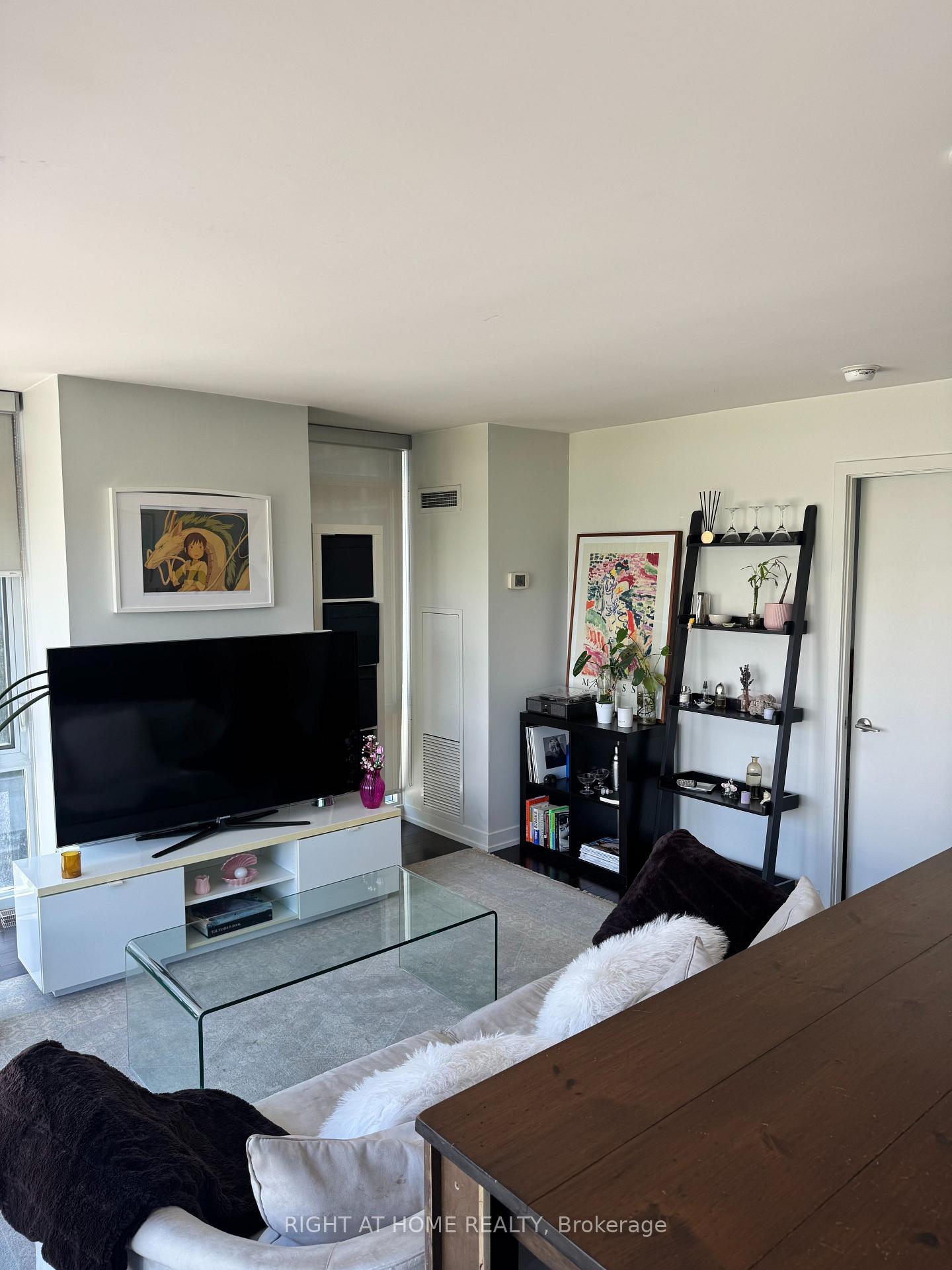 Photo 5 of Unit 204, 170 Fort York Boulevard, Toronto, Waterfront Communities — HOMEH