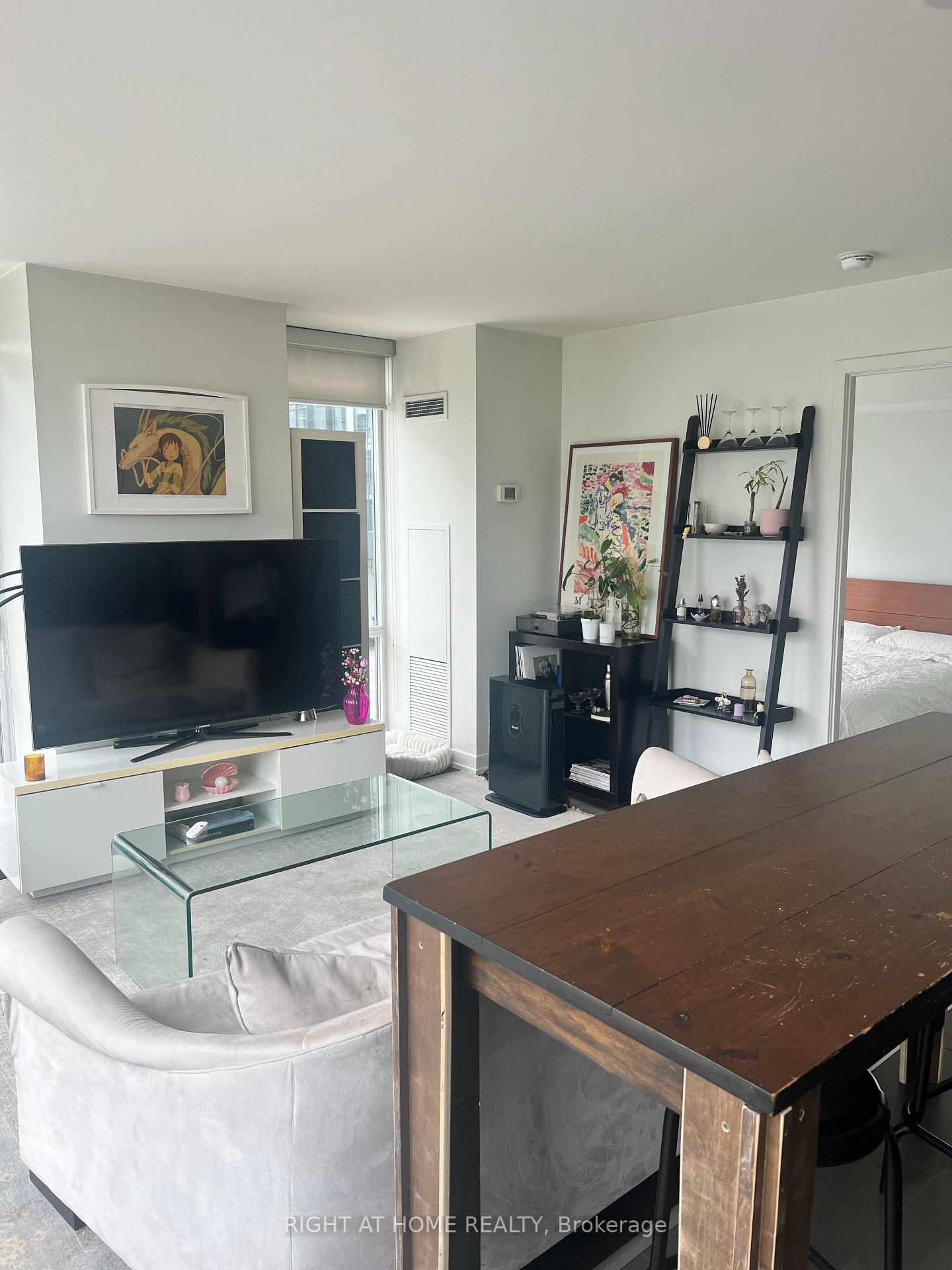 Photo 6 of Unit 204, 170 Fort York Boulevard, Toronto, Waterfront Communities — HOMEH