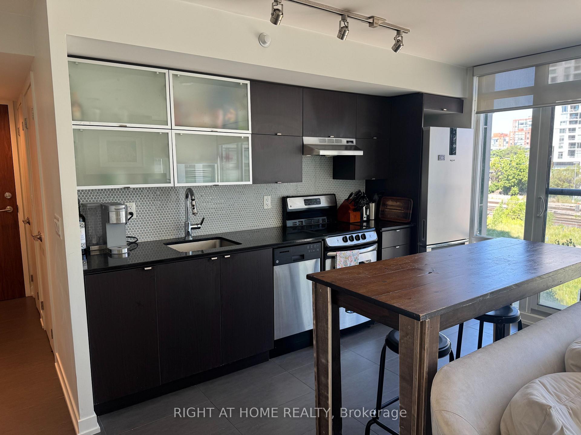 Photo 7 of Unit 204, 170 Fort York Boulevard, Toronto, Waterfront Communities — HOMEH