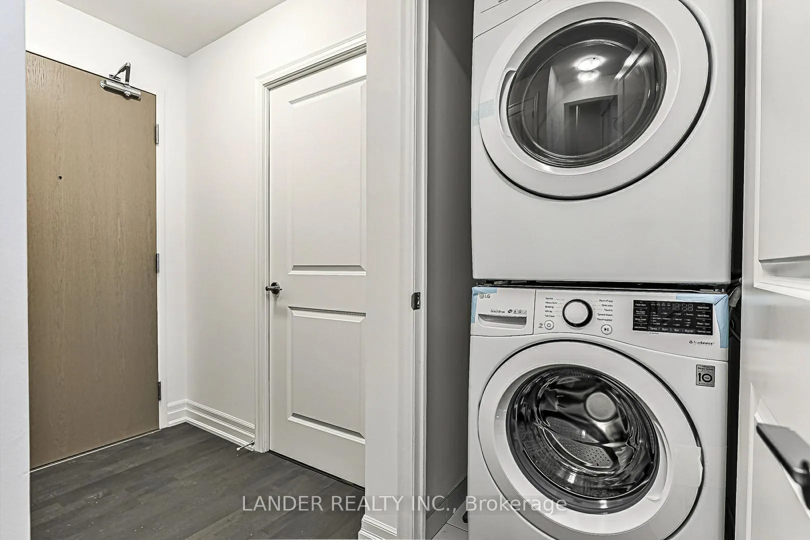 Photo 3 of Unit 502B, 8 Rouge Valley Drive W, Markham, Unionville — HOMEH