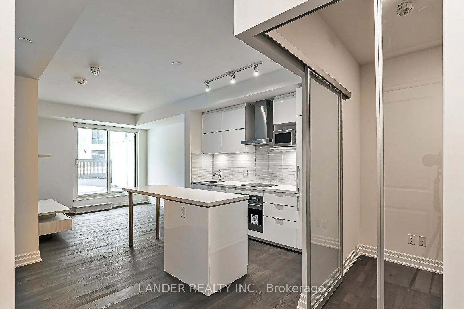 Photo 4 of Unit 502B, 8 Rouge Valley Drive W, Markham, Unionville — HOMEH