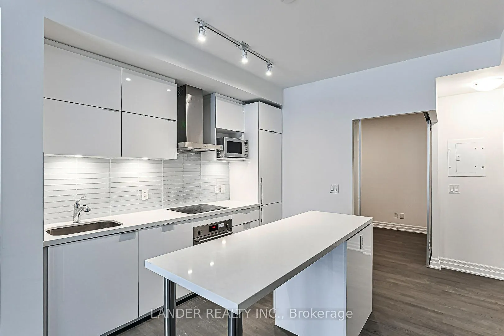 Photo 5 of Unit 502B, 8 Rouge Valley Drive W, Markham, Unionville — HOMEH