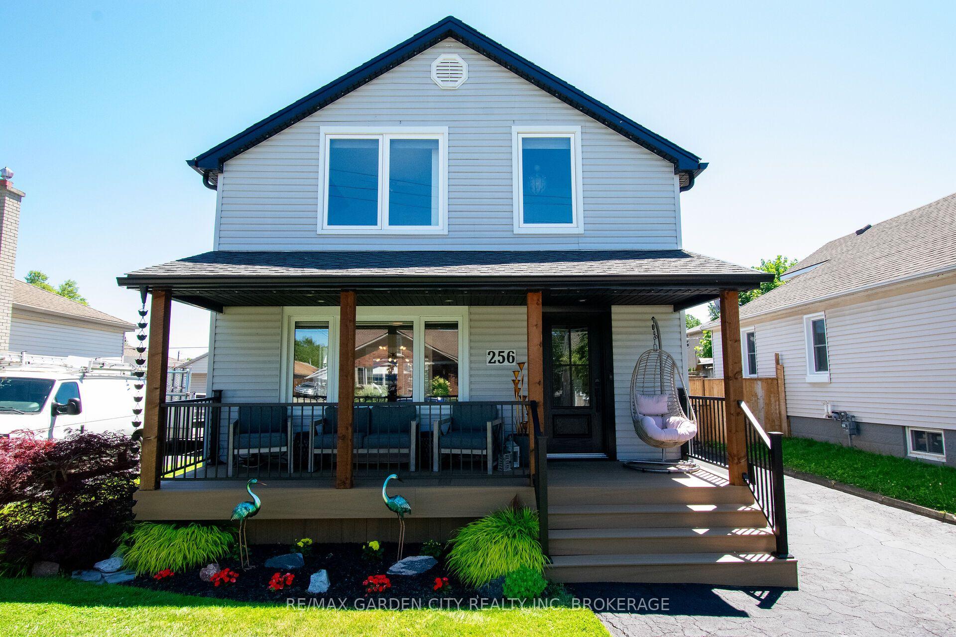 Photo 1 of 256 Scholfield Avenue S, Welland, Lincoln/Crowland — HOMEH