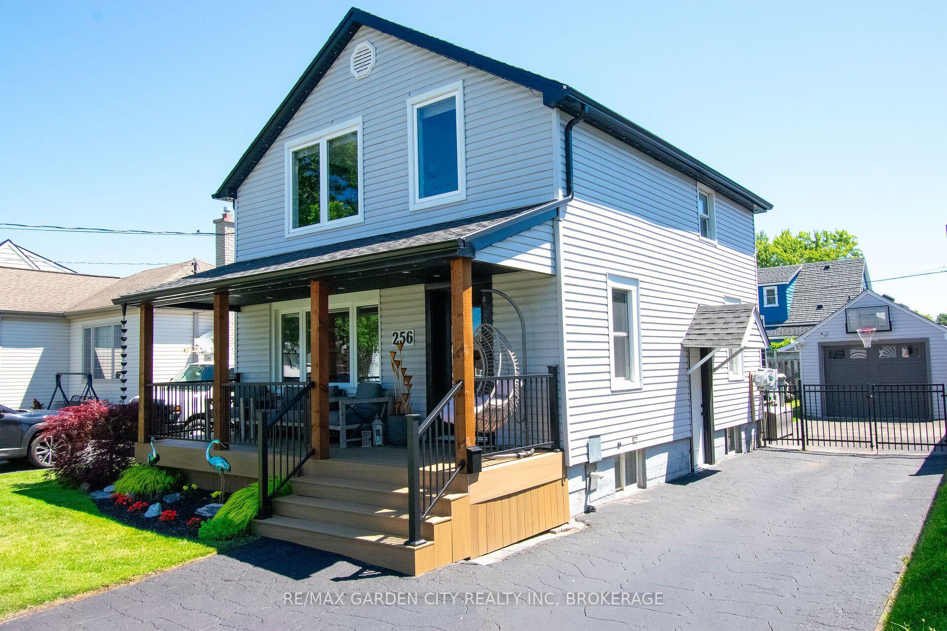 Photo 2 of 256 Scholfield Avenue S, Welland, Lincoln/Crowland — HOMEH