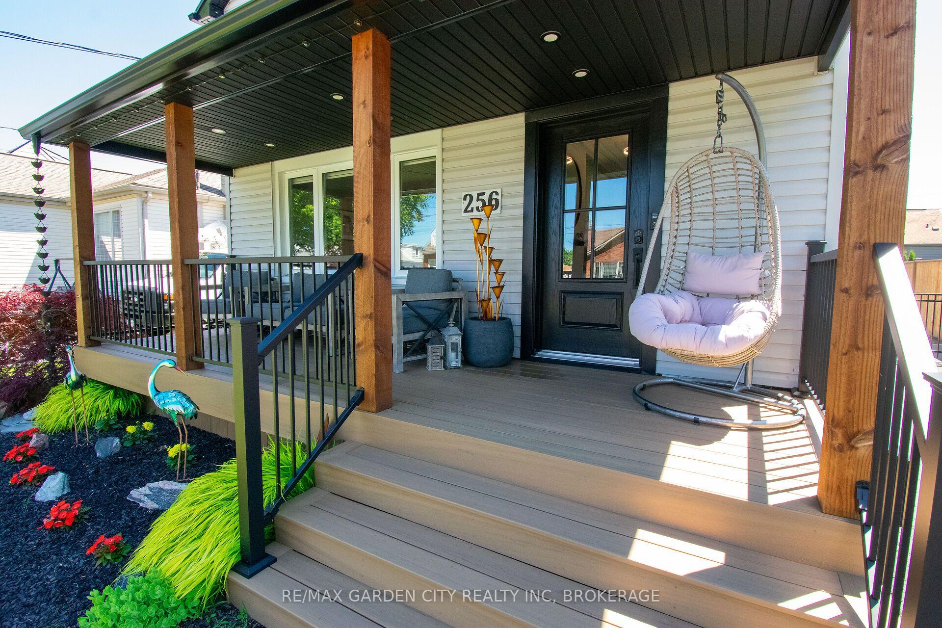 Photo 3 of 256 Scholfield Avenue S, Welland, Lincoln/Crowland — HOMEH