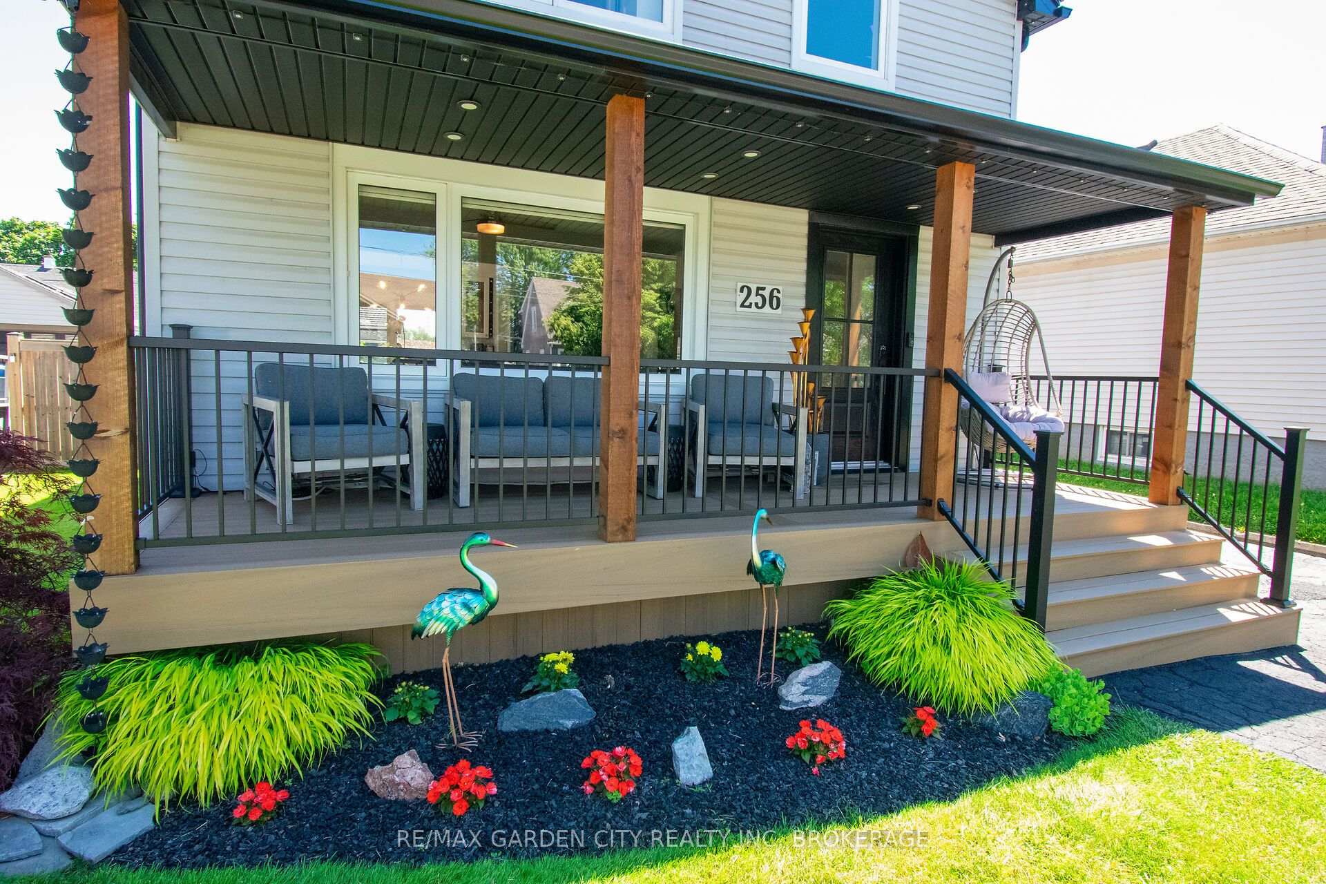 Photo 4 of 256 Scholfield Avenue S, Welland, Lincoln/Crowland — HOMEH