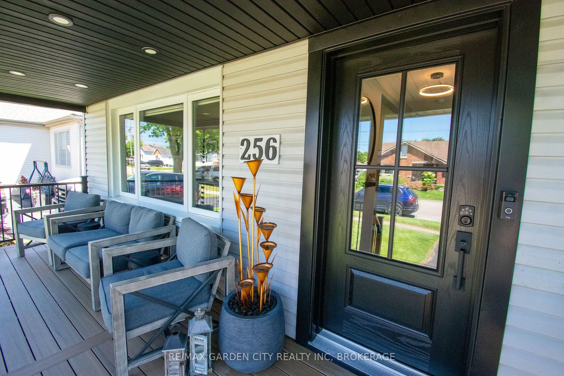 Photo 5 of 256 Scholfield Avenue S, Welland, Lincoln/Crowland — HOMEH