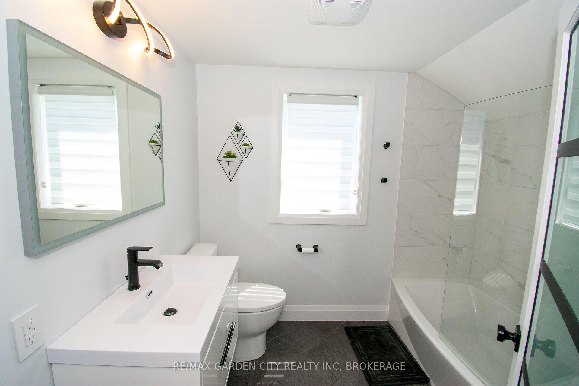 Photo 24 of 256 Scholfield Avenue S, Welland, Lincoln/Crowland — HOMEH