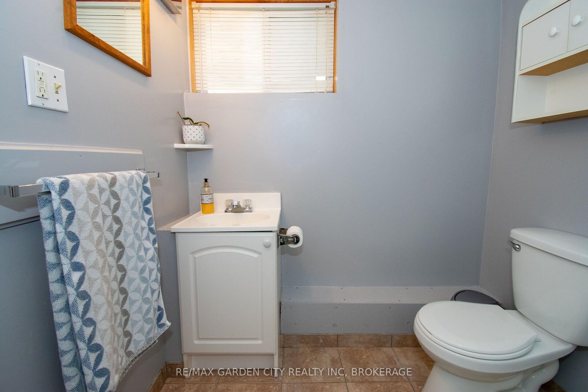 Photo 30 of 256 Scholfield Avenue S, Welland, Lincoln/Crowland — HOMEH