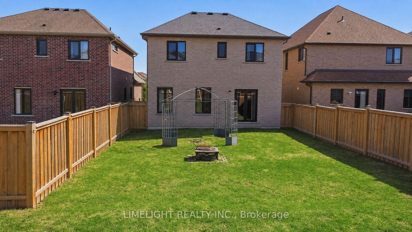 Photo 35 of 1942 Cedarpark Drive, London, North D — HOMEH