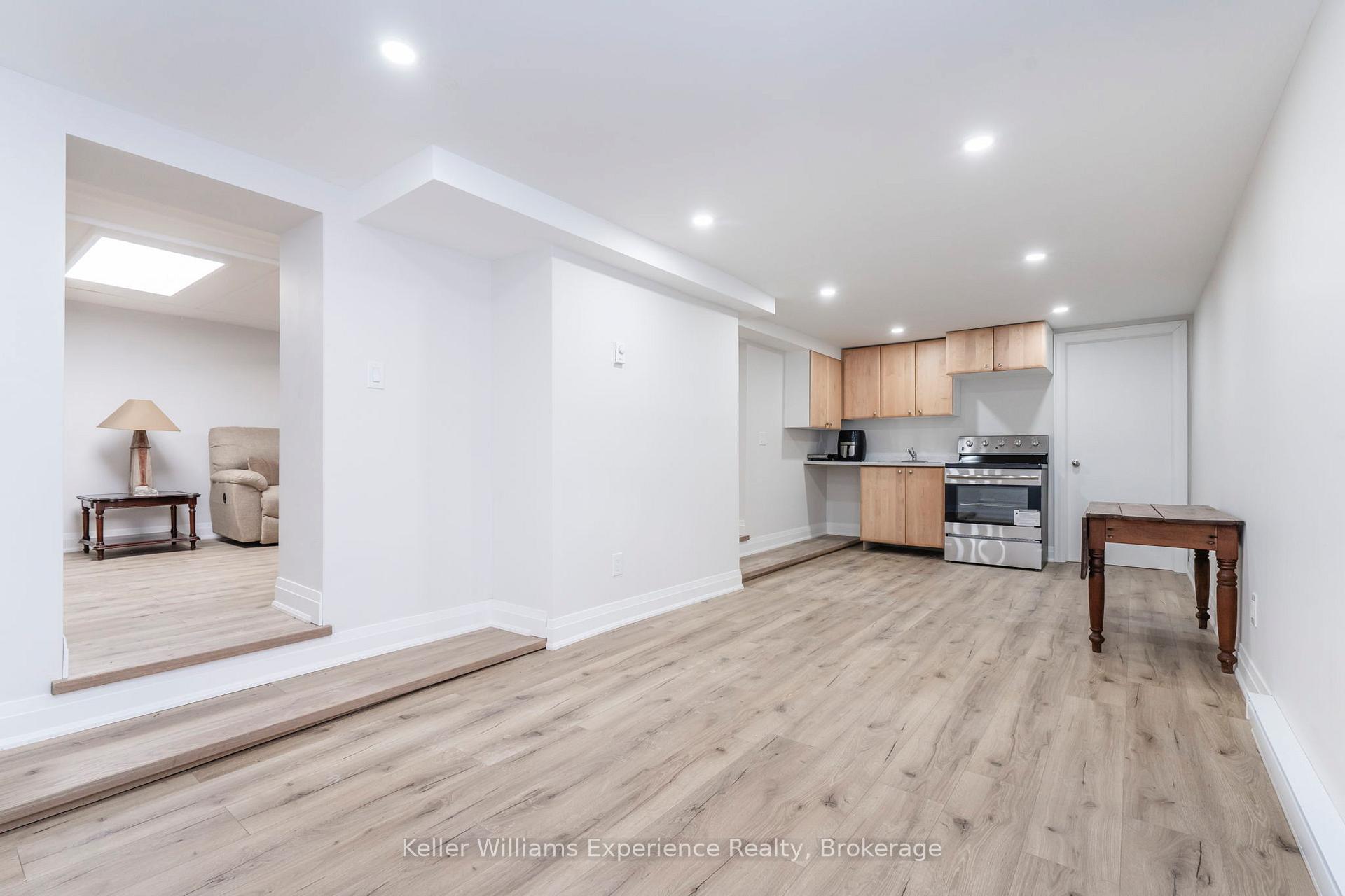 Photo 7 of 65 Drury Lane, Barrie, Wellington — HOMEH