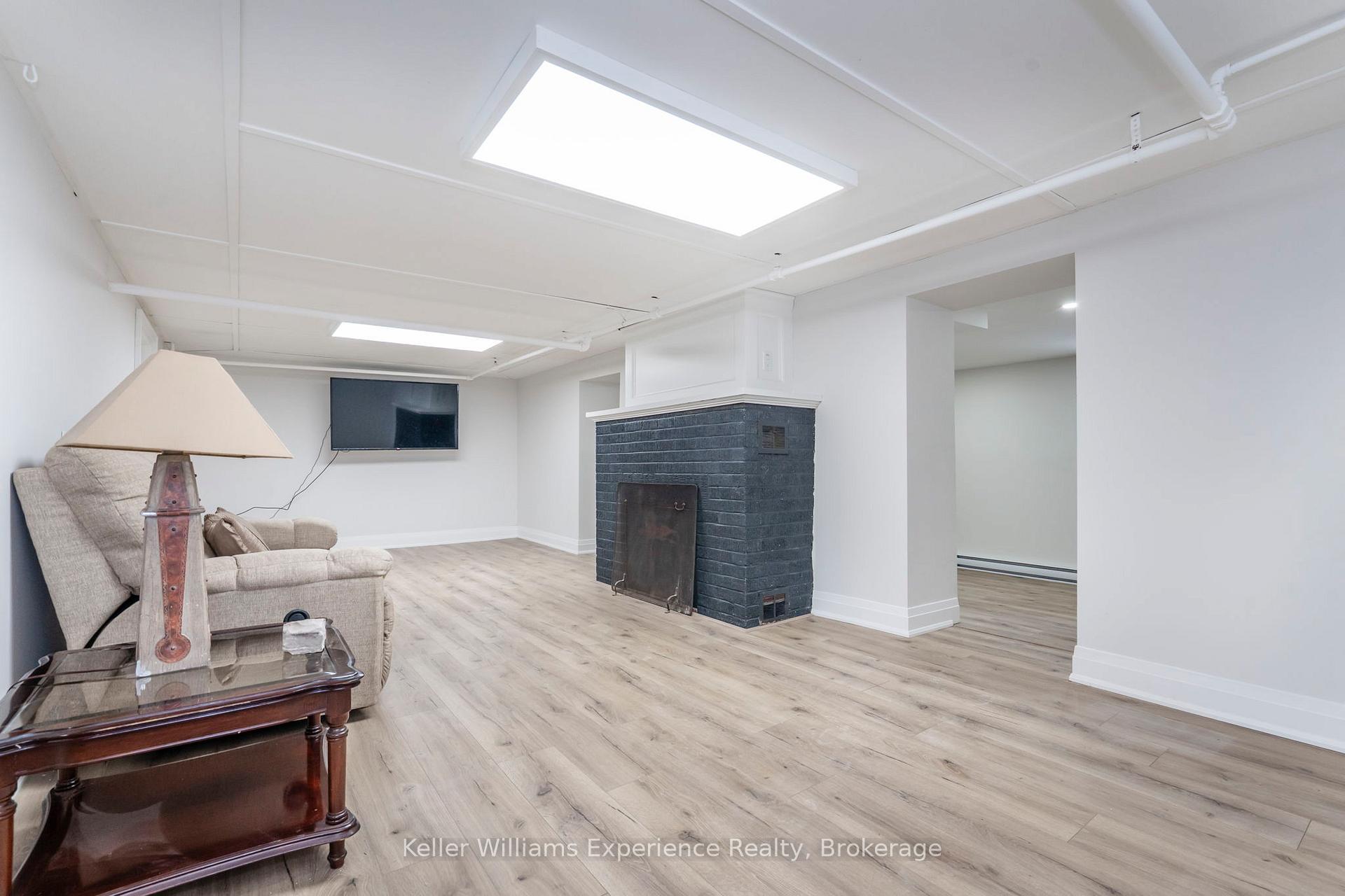 Photo 14 of 65 Drury Lane, Barrie, Wellington — HOMEH