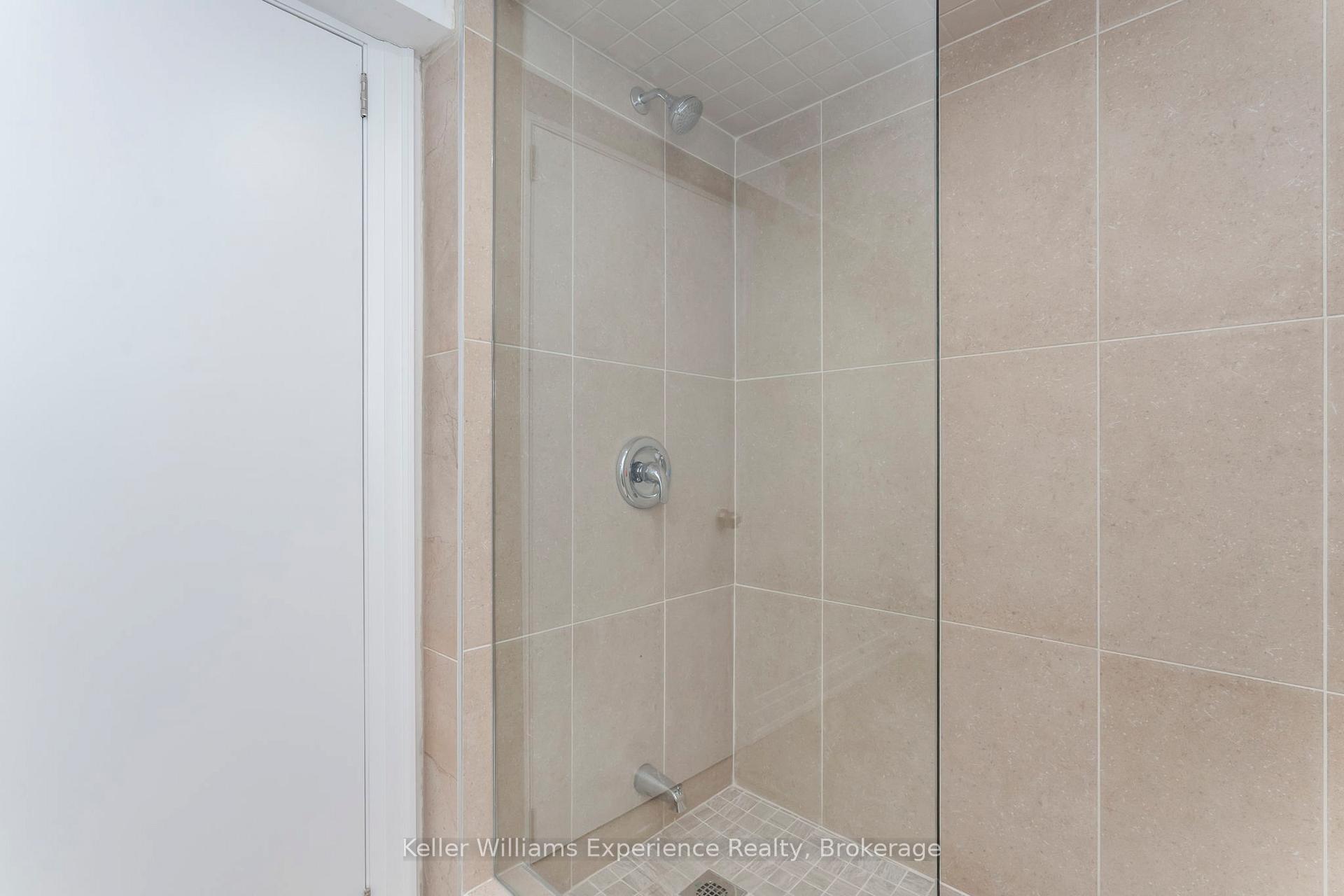 Photo 23 of 65 Drury Lane, Barrie, Wellington — HOMEH