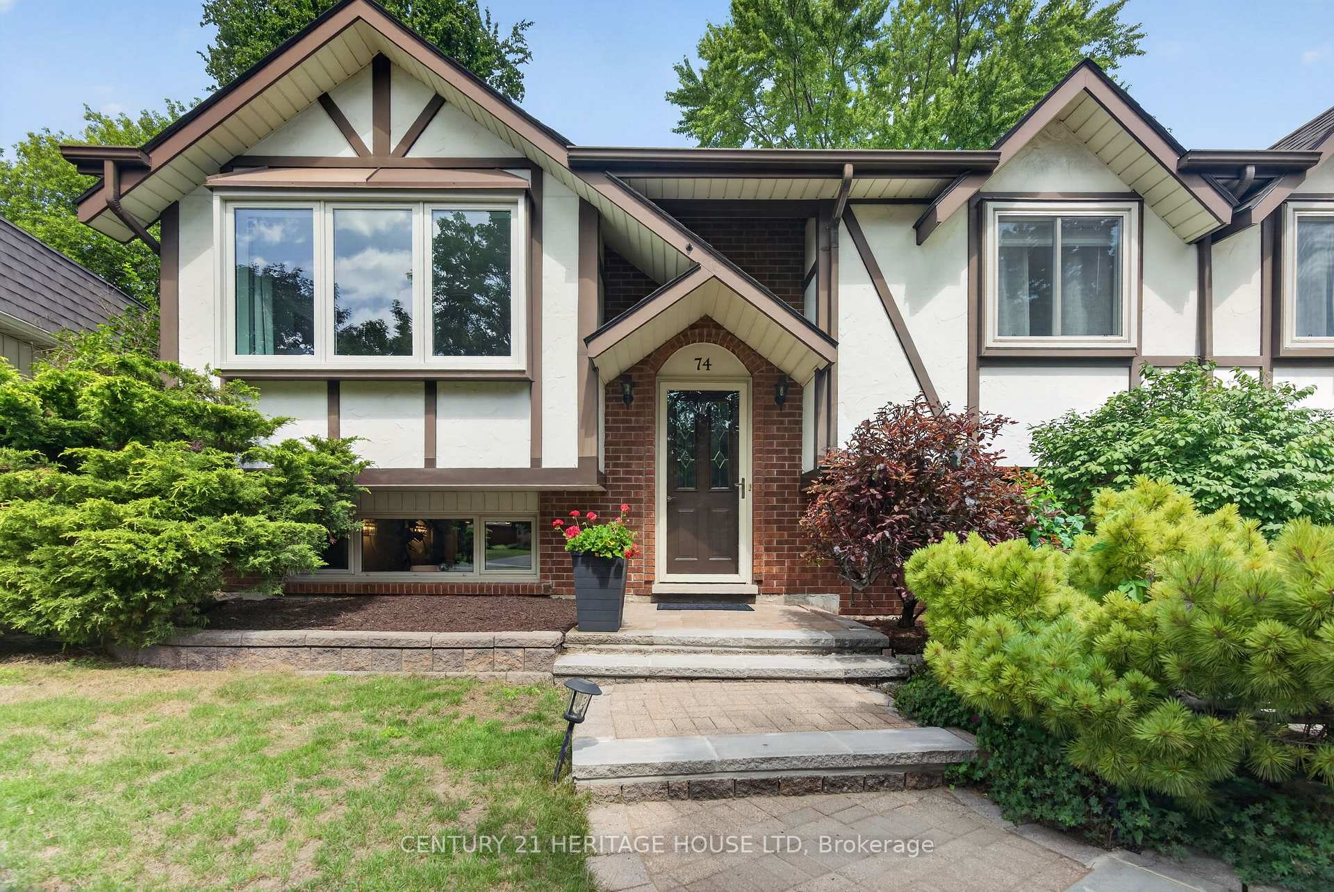 Photo 2 of 74 Cherry Hill Drive, Kitchener, Country Hills East — HOMEH
