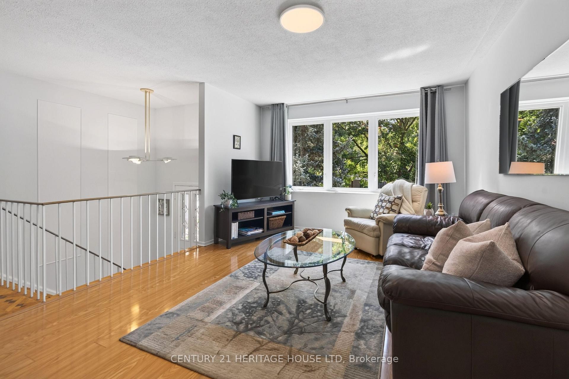 Photo 7 of 74 Cherry Hill Drive, Kitchener, Country Hills East — HOMEH