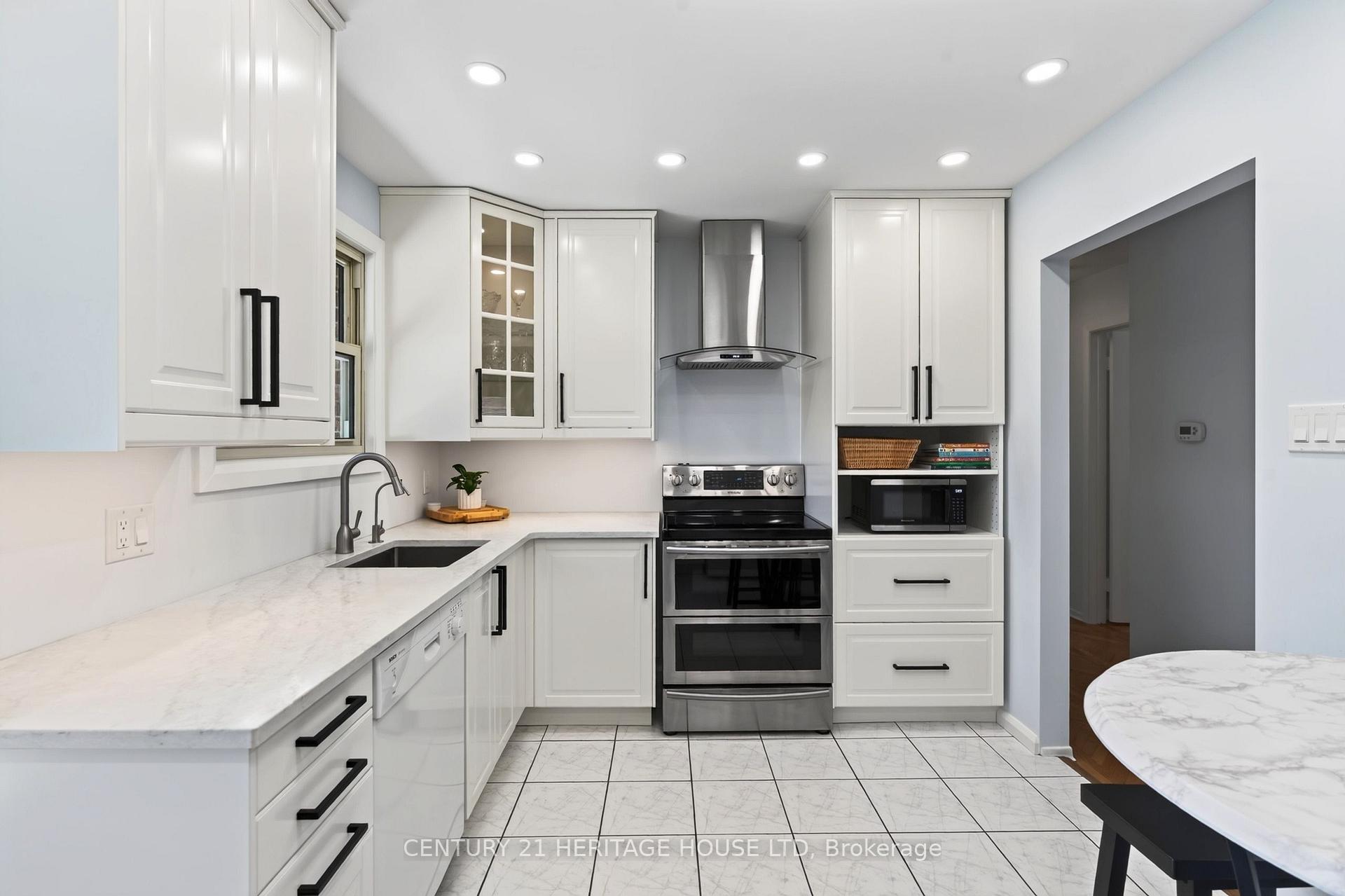 Photo 15 of 74 Cherry Hill Drive, Kitchener, Country Hills East — HOMEH