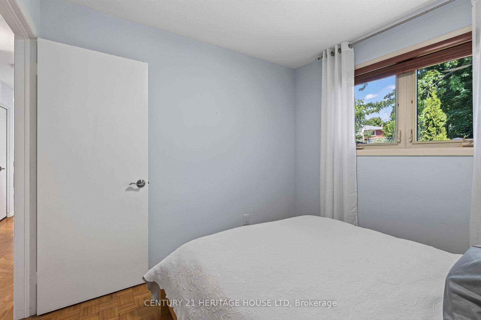 Photo 29 of 74 Cherry Hill Drive, Kitchener, Country Hills East — HOMEH