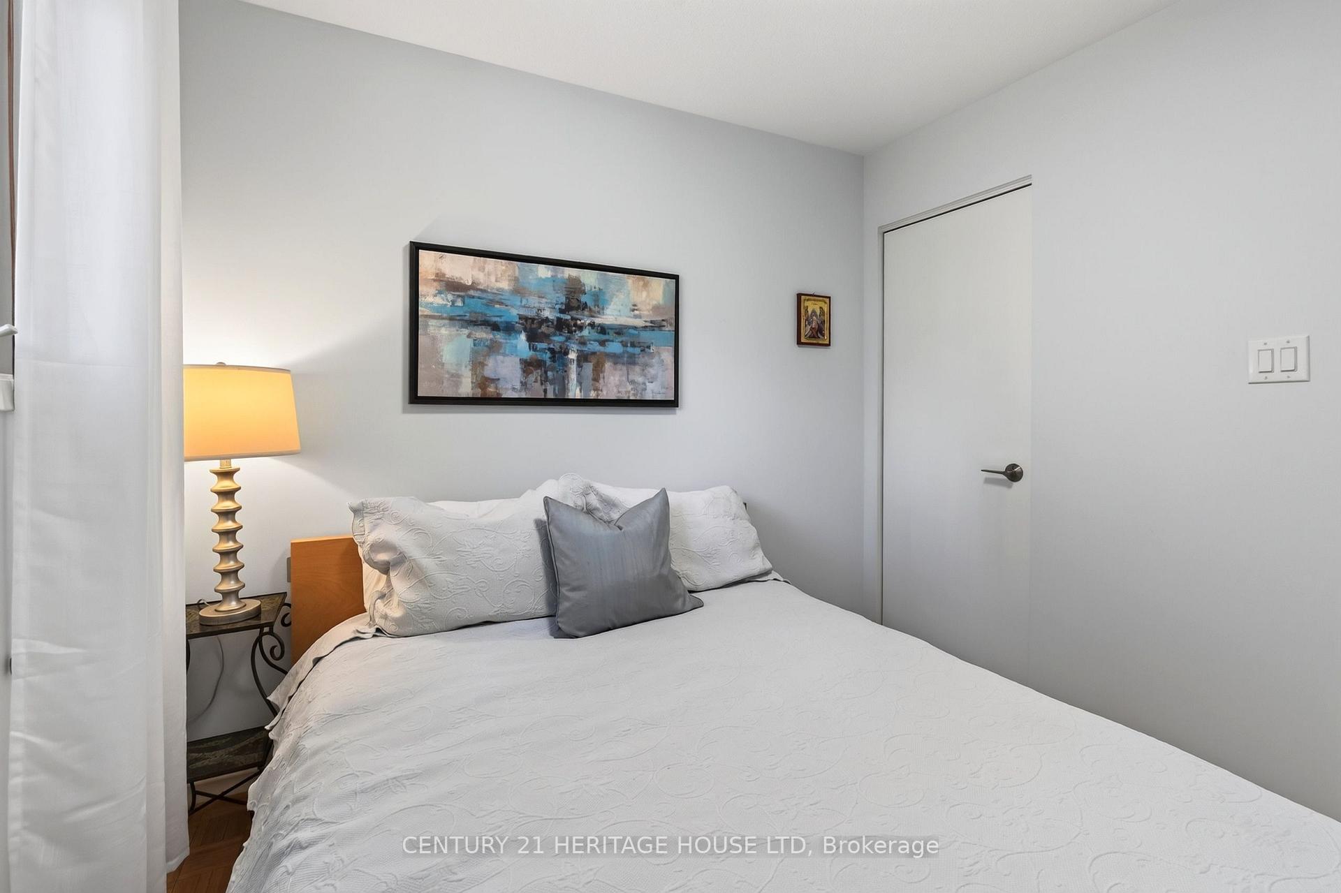 Photo 30 of 74 Cherry Hill Drive, Kitchener, Country Hills East — HOMEH