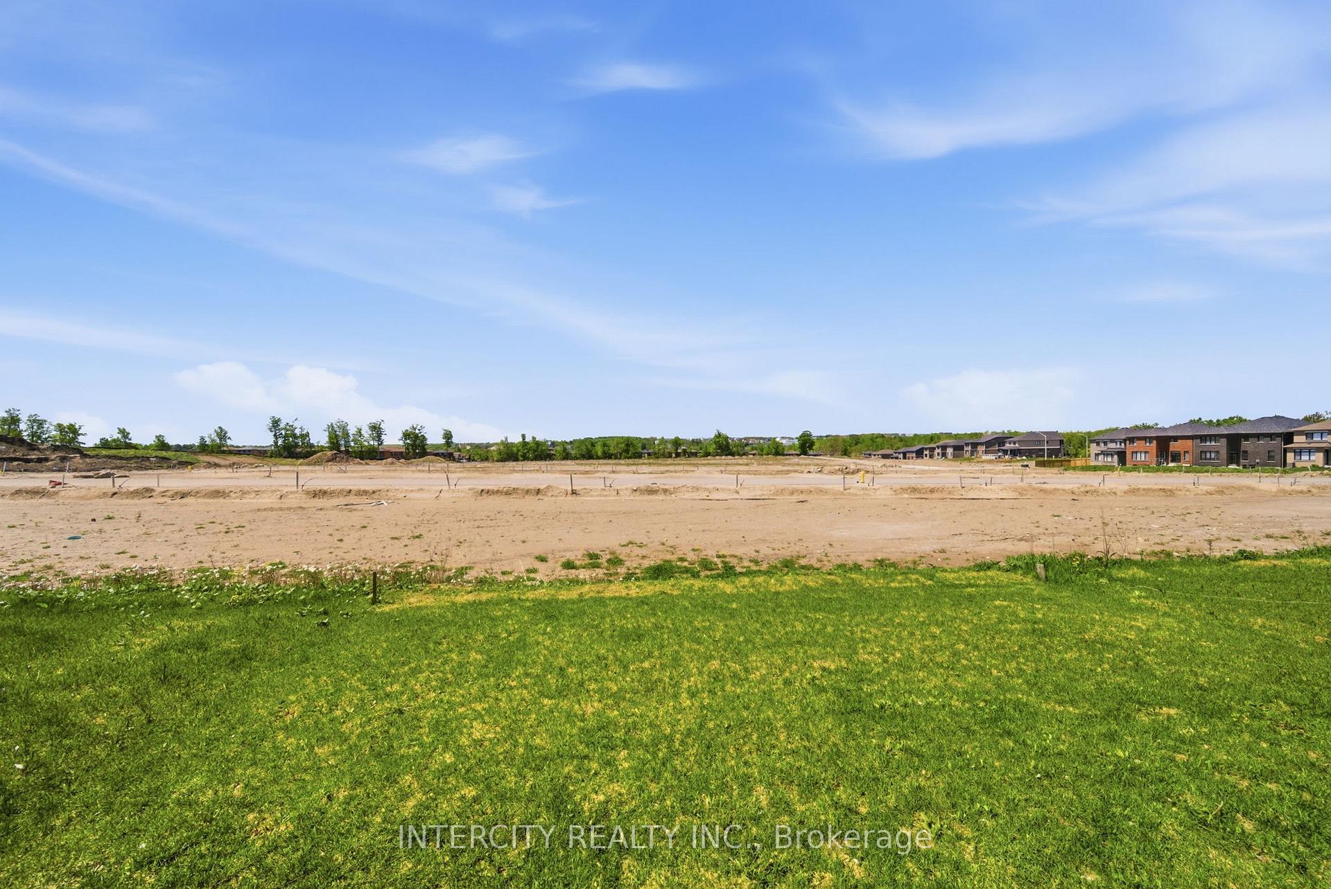 Photo 44 of 10 Kingsbury Trail, Barrie, Rural Barrie Southeast — HOMEH