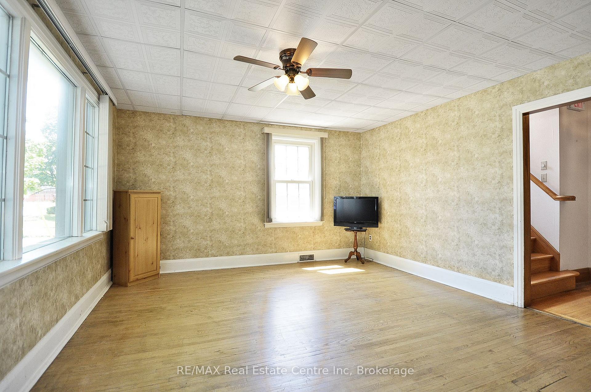 Photo 7 of 285 Albert Street W, Waterloo, Beechwood/University — HOMEH