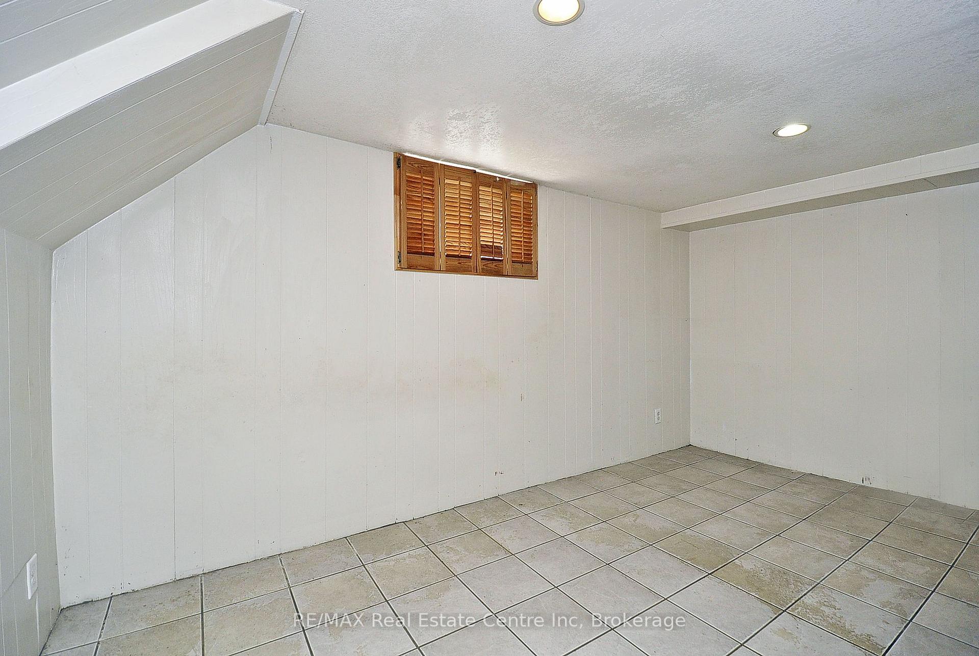 Photo 19 of 285 Albert Street W, Waterloo, Beechwood/University — HOMEH