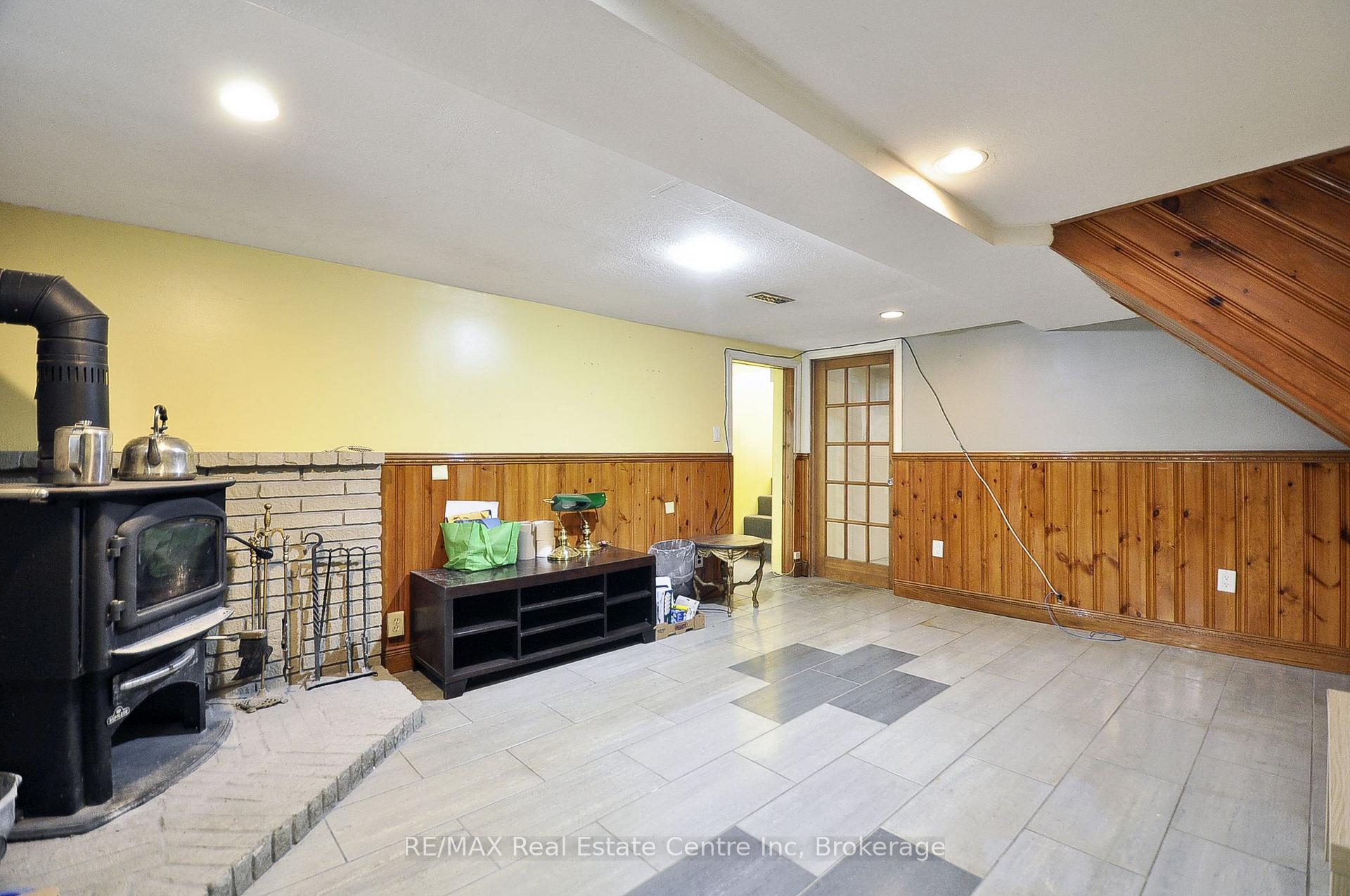Photo 21 of 285 Albert Street W, Waterloo, Beechwood/University — HOMEH