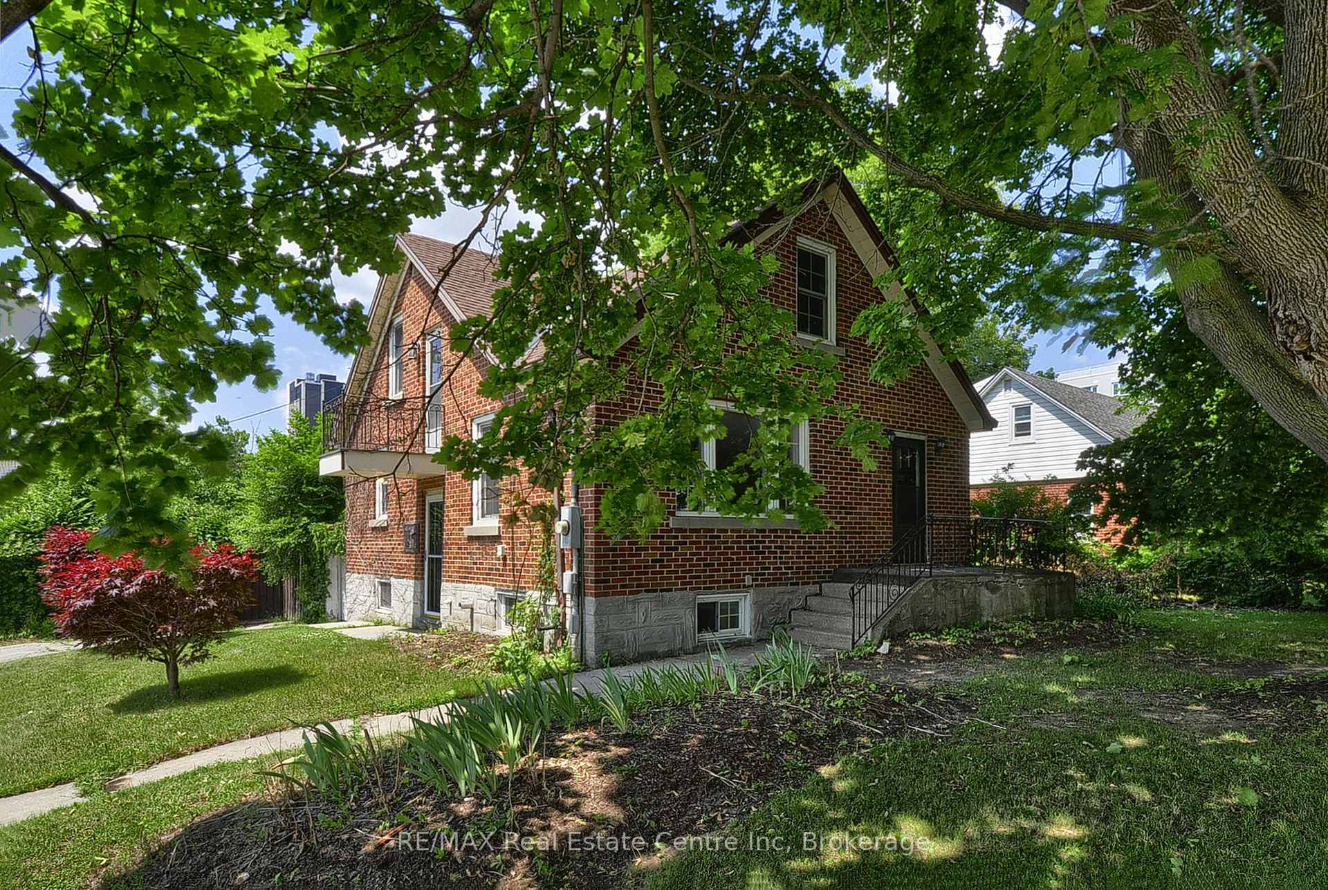 Photo 25 of 285 Albert Street W, Waterloo, Beechwood/University — HOMEH