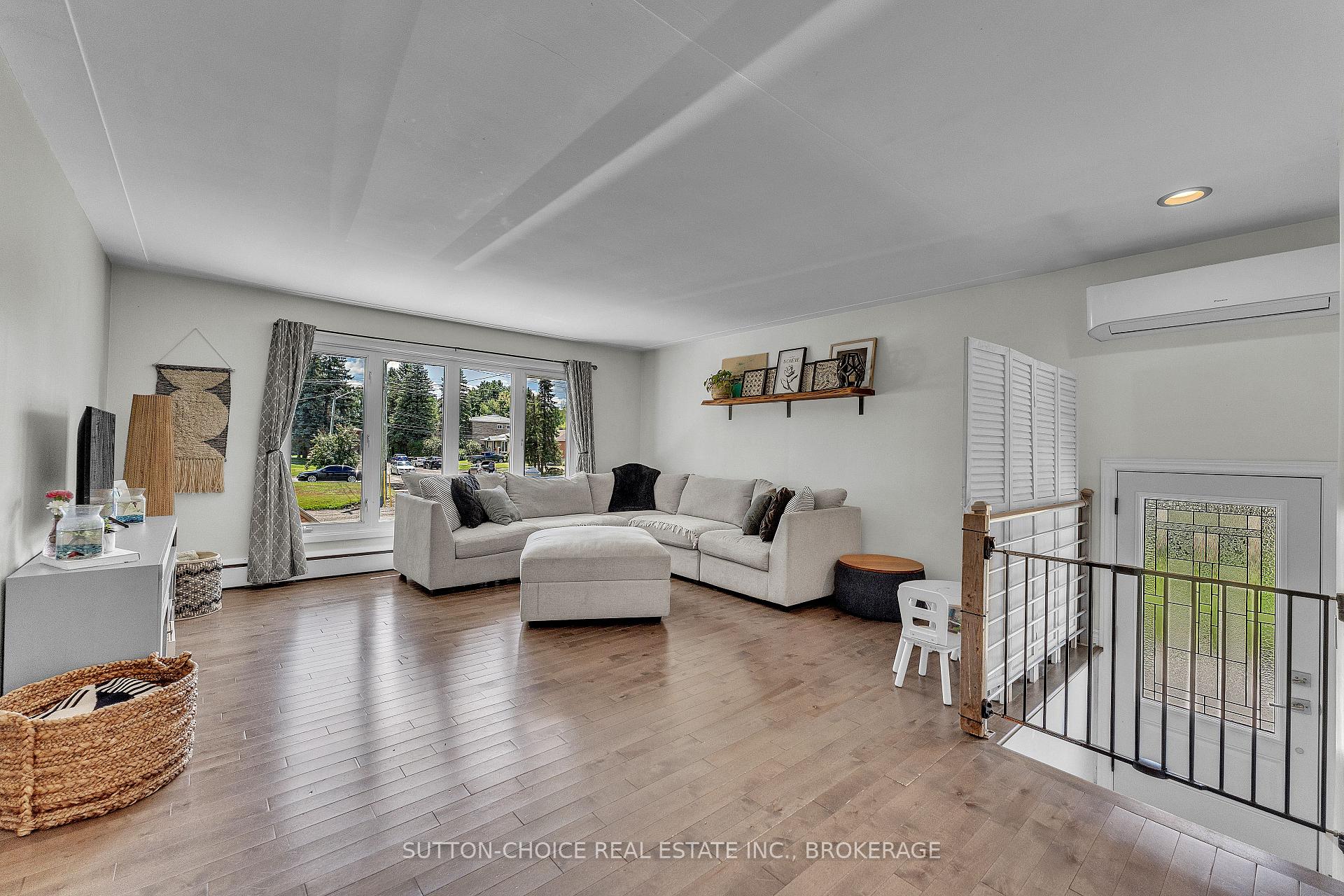 Photo 3 of 11 Milford Crescent, North Bay, Ferris — HOMEH